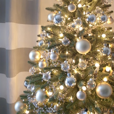 My silver and gold Christmas tree (and Christmas home tour)