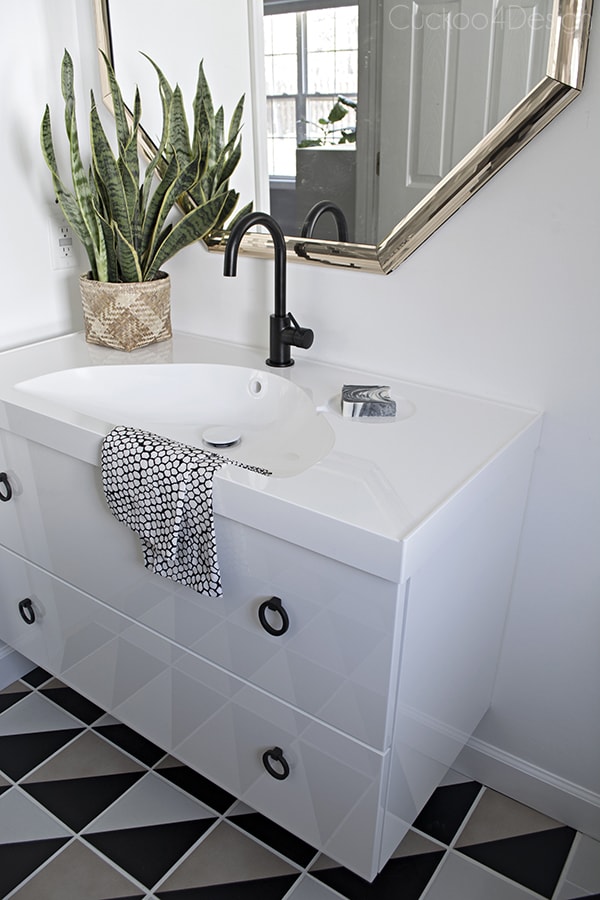 Ikea Godmorgon sink and graphic black and white tiles - Cuckoo4Design