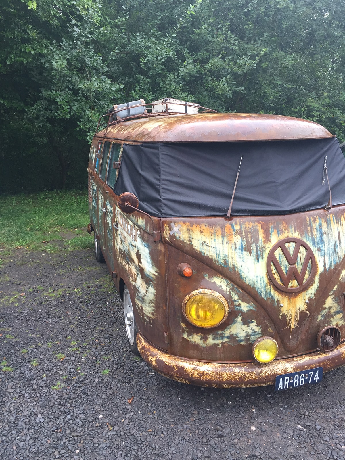 rusty old VW bus