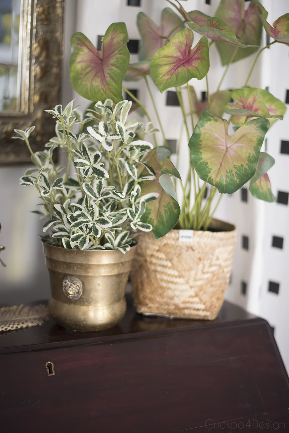How to choose artificial house plants