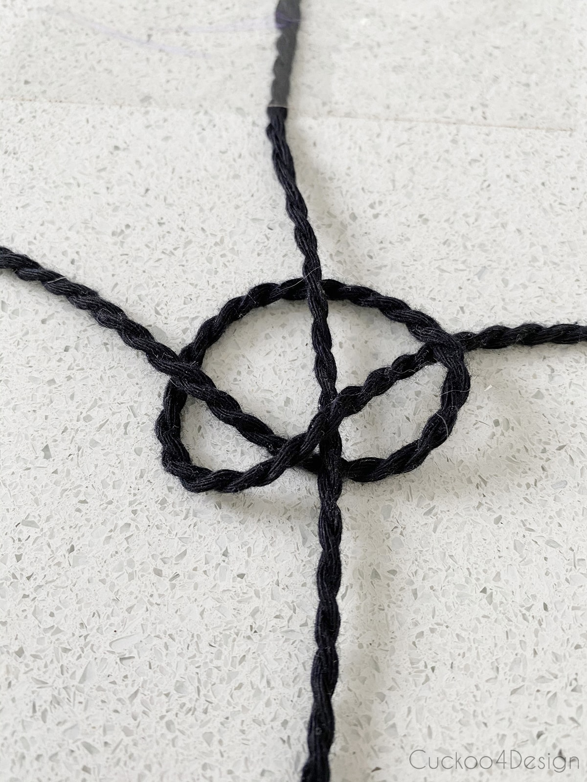 first square knot shape