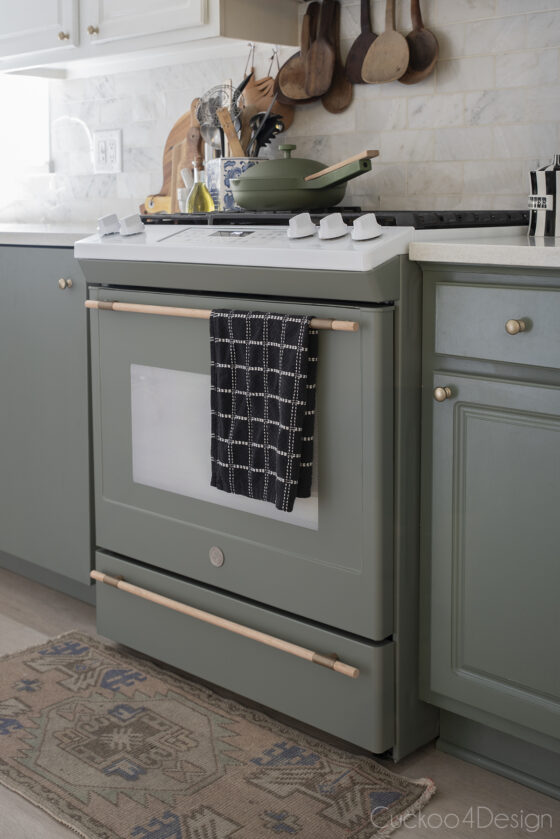 The best stylish dark green paint colors from different brands ...