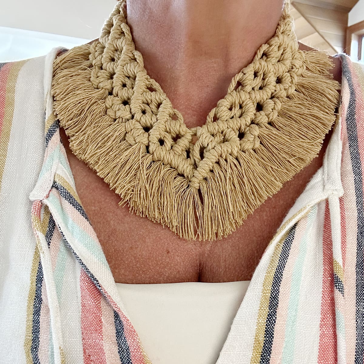 How to make a macrame necklace (3 different ways)