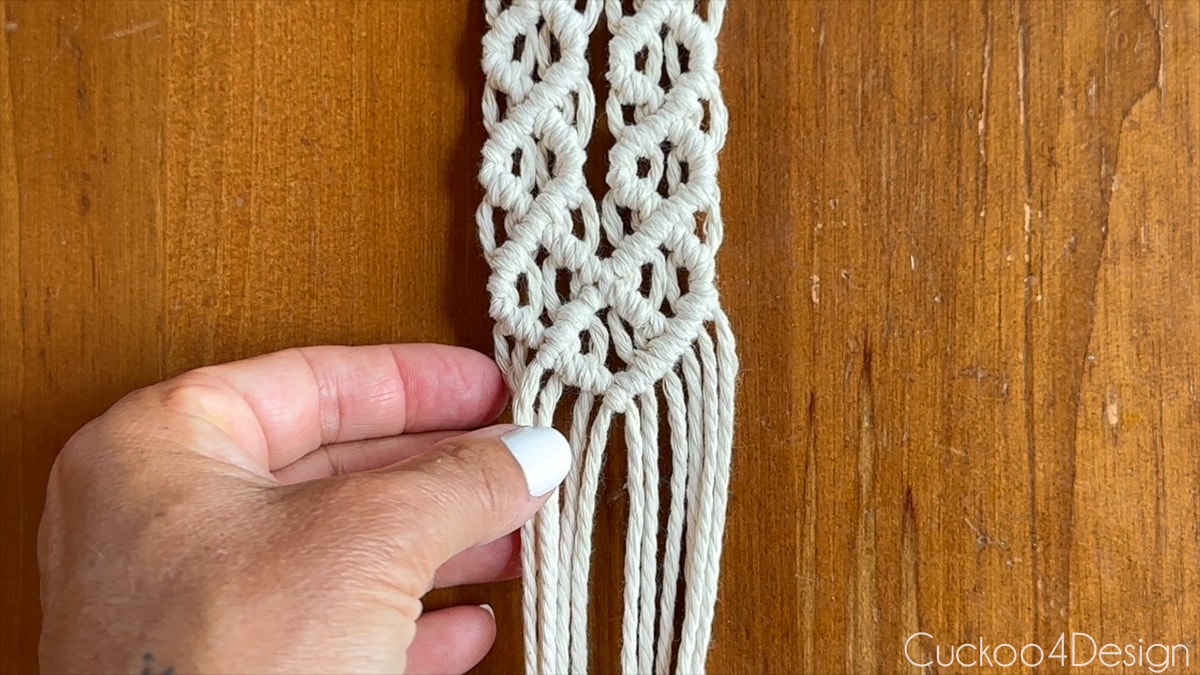 one row of Diagonal Clove Hitch Knots to connect the macrame necklace ends